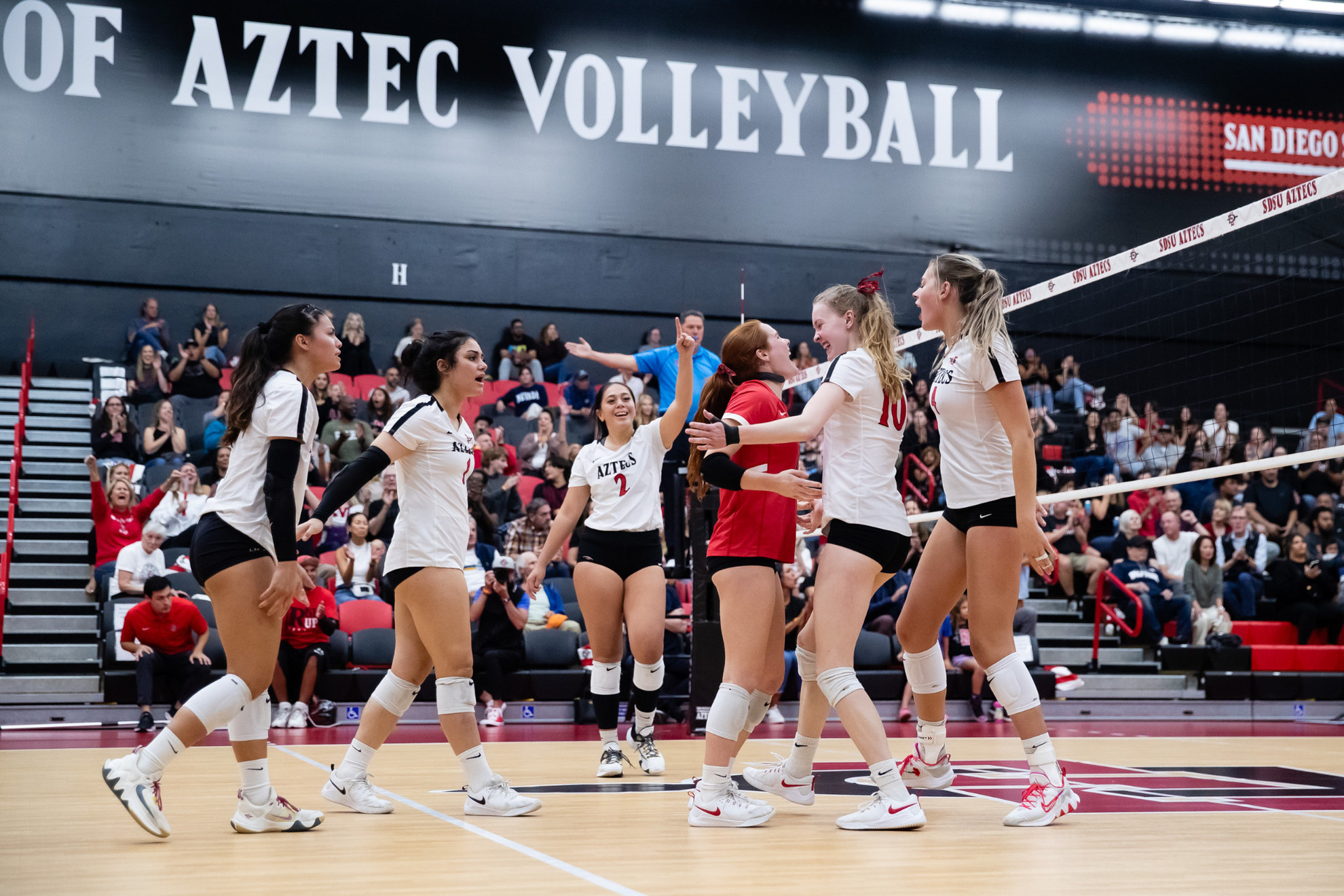 Maillot De Volleyball Nike – San Diego State University – Féminin M – Manches Longues – Occasion
