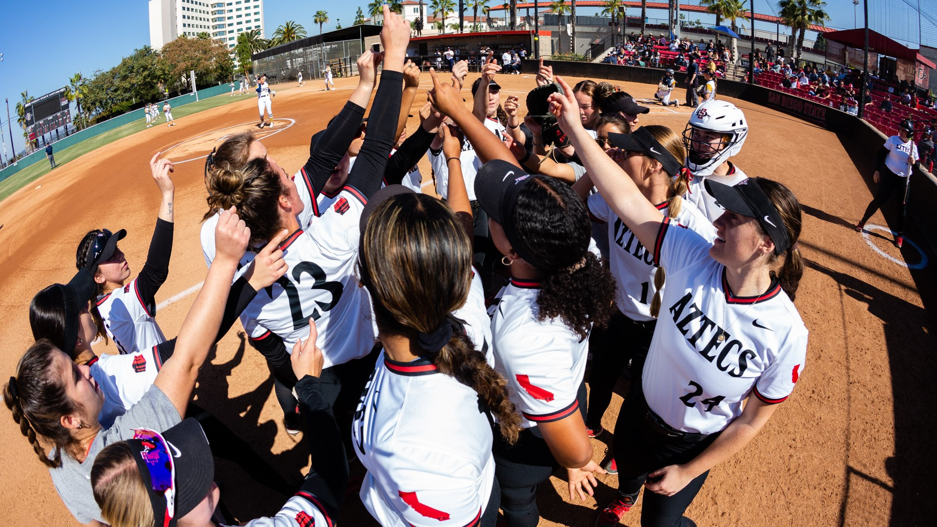 Softball Rundown Softball Run-Rules CSU, 13-0, for Series Sweep - San Diego State Aztecs