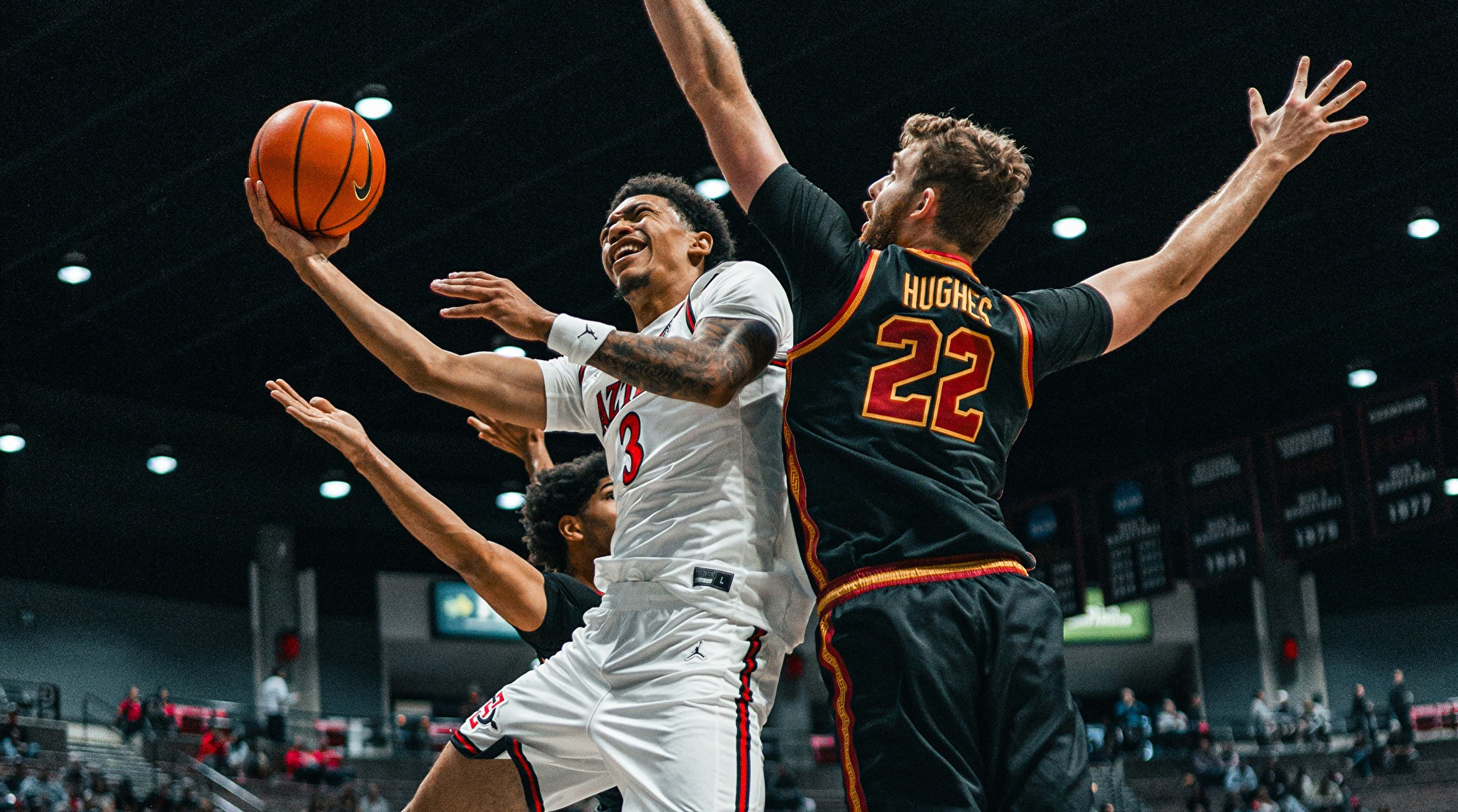 Men’s Hoops fall to Southern California, 85-68, in Home Exhibition Game