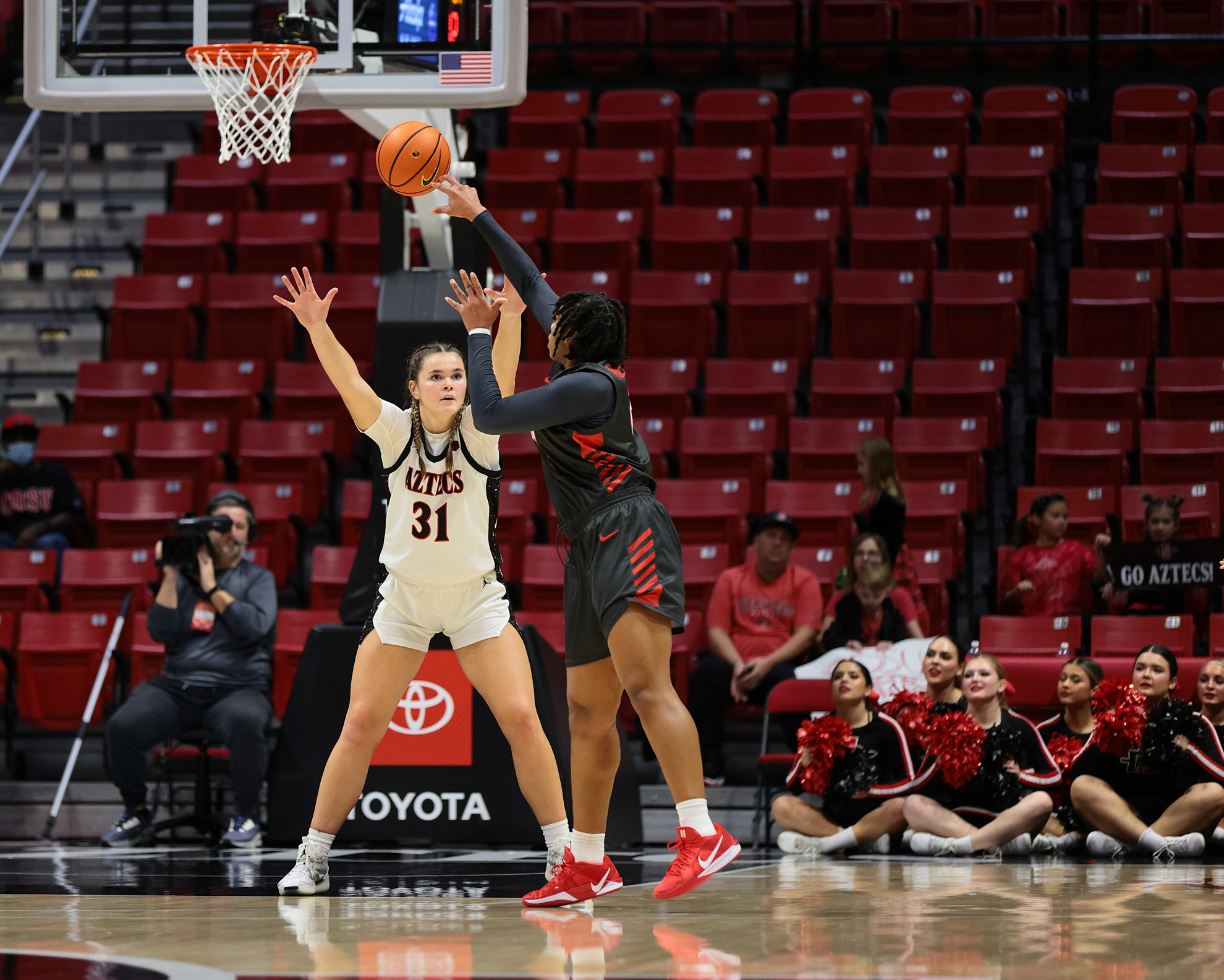 Aztecs Stifle New Mexico, Win 59-46 at The Pit - San Diego State Aztecs