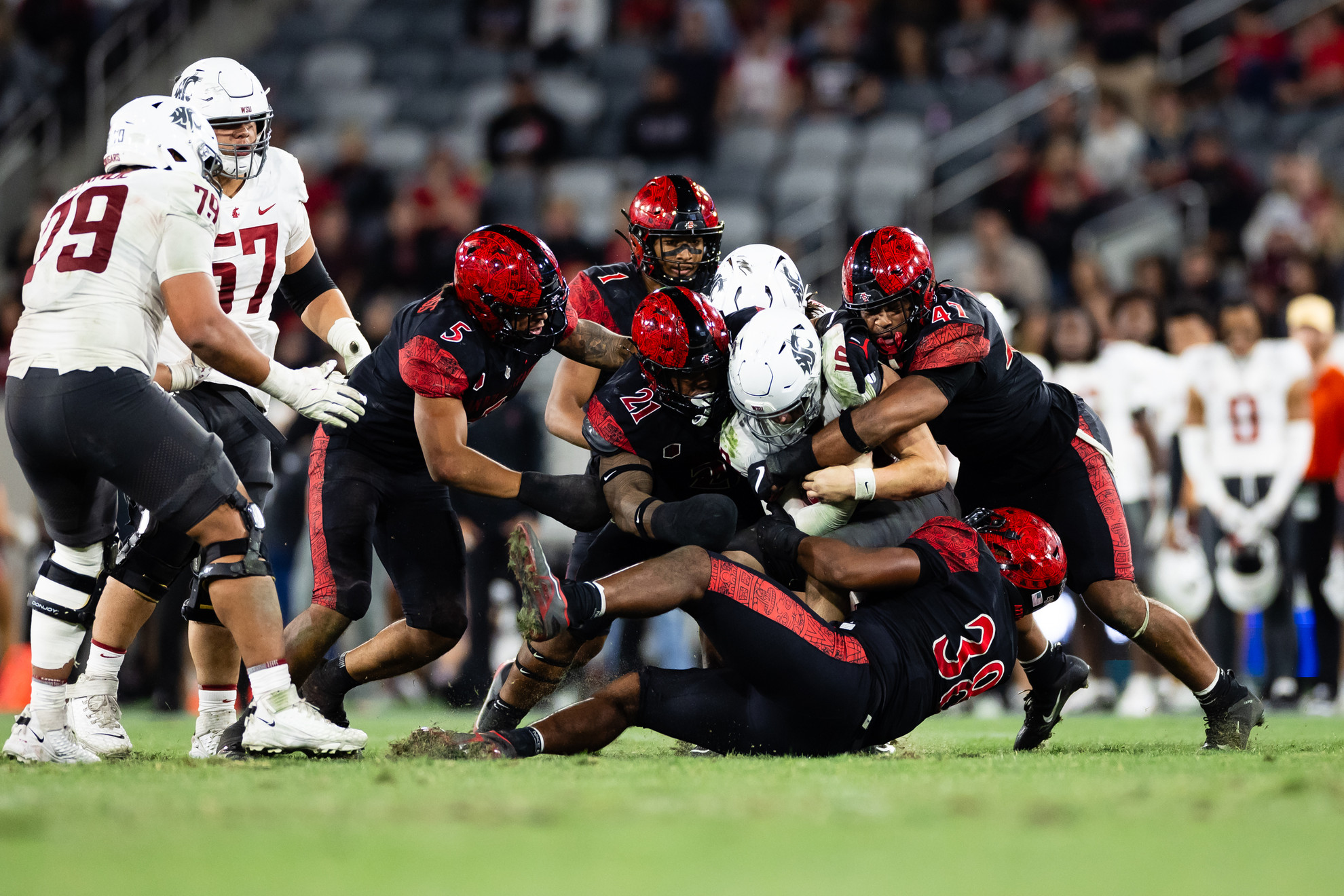 Cougars Thwart Aztecs' Upset Bid on Homecoming Night, 29-26 - San