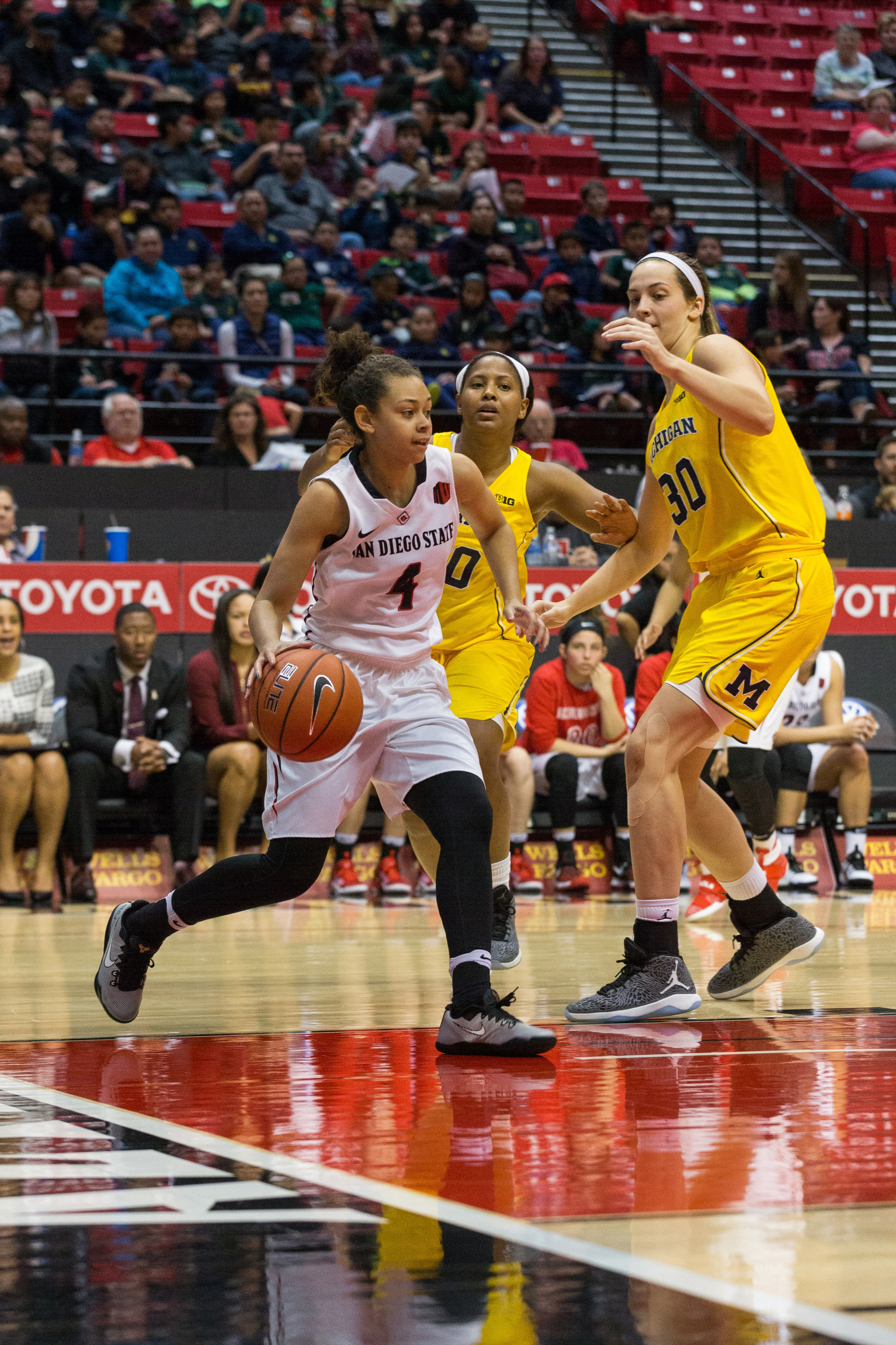 Aztecs Succumb to High-Powered Michigan Offense - San Diego State Aztecs